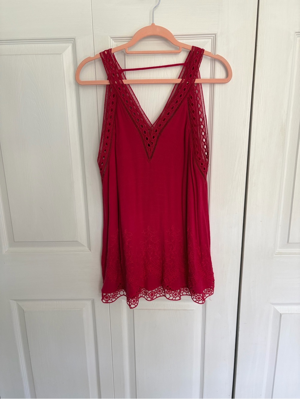 ASTR Sleeveless V-Neck Crochet Trim Tank Top - Fuchsia